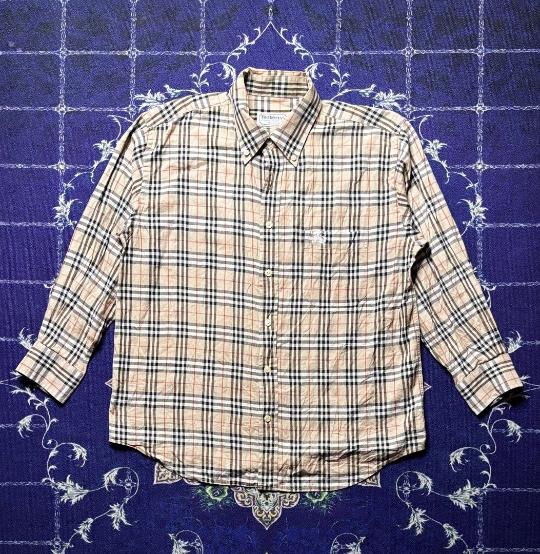 Vintage Burberrys Nova Check Button-up Shirt (Category: Formal Shirts) located in Valenzuela. Submitted by telagram (Listing ID 1460687800, Image 1). Description: Has issue Ask for other pics.