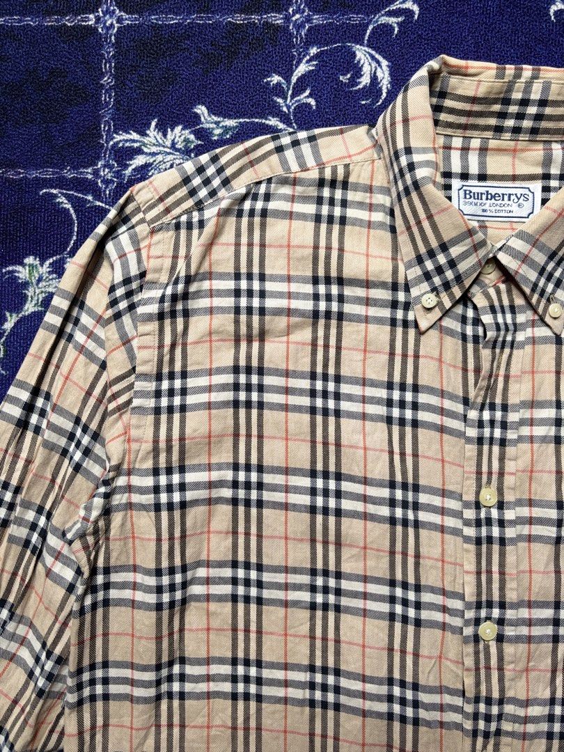 Vintage Burberrys Nova Check Button-up Shirt (Category: Formal Shirts) located in Valenzuela. Submitted by telagram (Listing ID 1460687800, Image 2). Description: Has issue Ask for other pics.