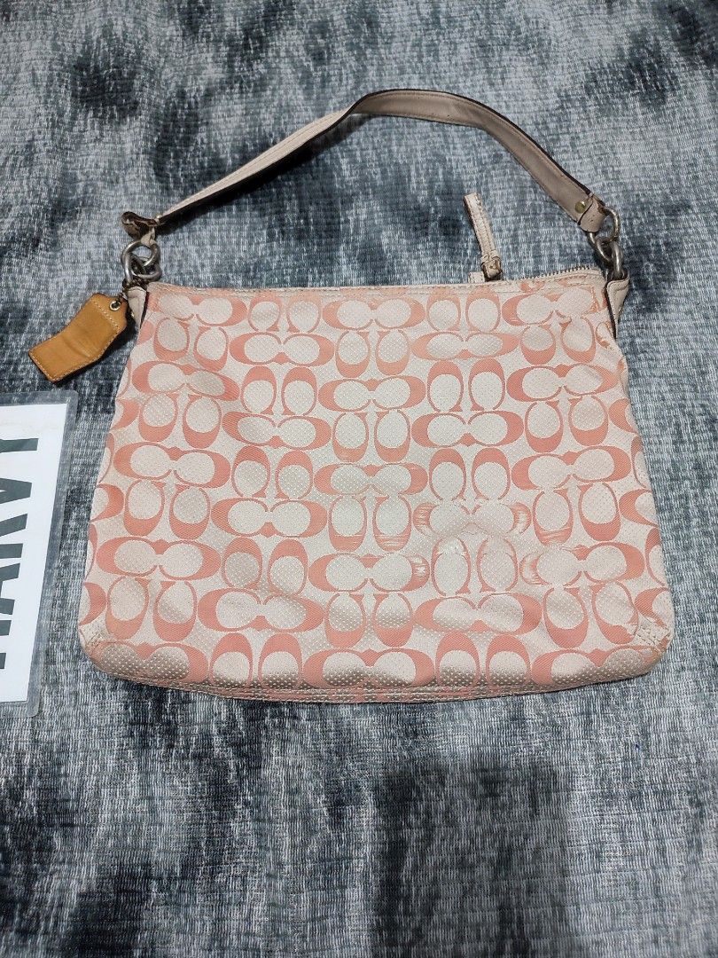 Vintage Coach Project Bag (Category: Luxury Bags & Wallets) located in Cebu City. Submitted by haryvyylyynn (Listing ID 1460673342, Image 3). Description: Coach Project Bag 650+sf.
