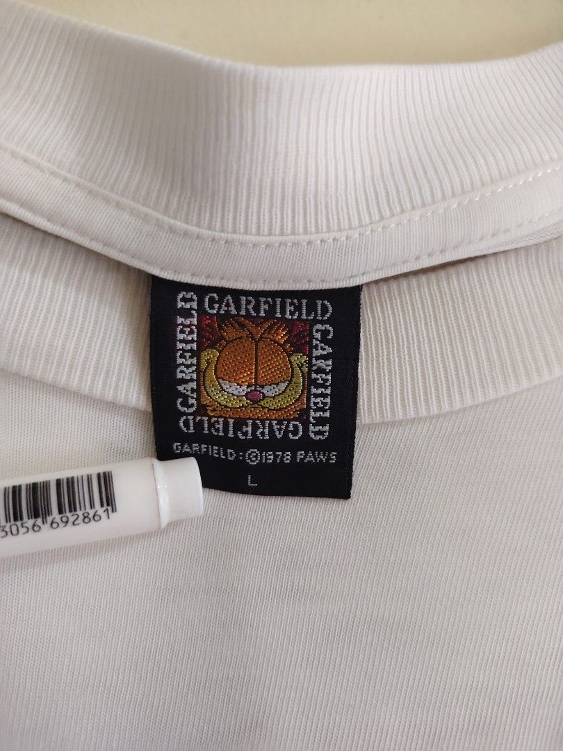 Vintage Garfield Shirt (Category: Tshirts & Polo Shirts ) located in Manila. Submitted by unlithriftsouth (Listing ID 1460569296, Image 3). Description: DIMES : 21 X 28.5 NEEDS WASH.