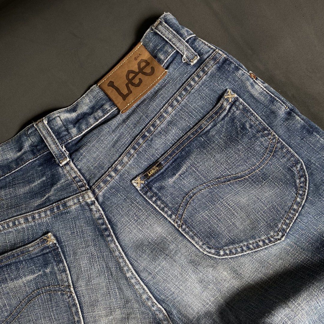 Vintage Lee Jorts (Category: Shorts) located in Rizal. Submitted by thrift_by_nel (Listing ID 1460685937, Image 3). Description: VINTAGE LEE LOBG JORTS 🔥 Type of Material: Hard Denim Waist: 30-32 Length: 26 Hem: 11 Condition: Excellent issue: ❌ 💵 55O.