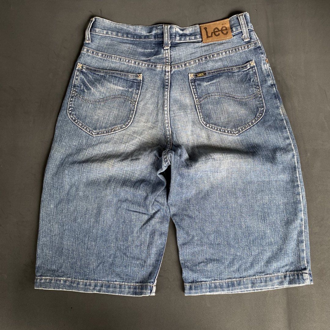 Vintage Lee Jorts (Category: Shorts) located in Rizal. Submitted by thrift_by_nel (Listing ID 1460685937, Image 1). Description: VINTAGE LEE LOBG JORTS 🔥 Type of Material: Hard Denim Waist: 30-32 Length: 26 Hem: 11 Condition: Excellent issue: ❌ 💵 55O.