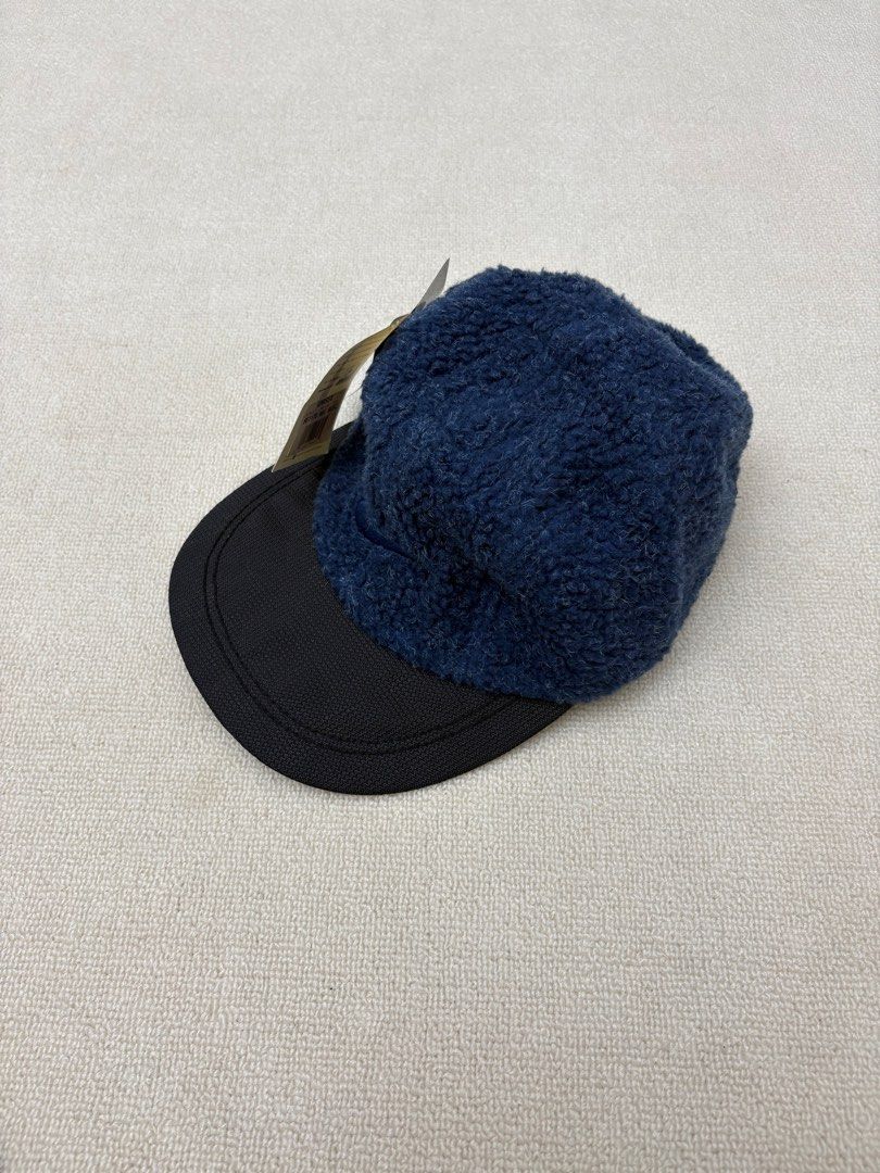 Vintage Nike ACG Hat (Category: Caps & Hats) located in Manila. Submitted by porma.market (Listing ID 1460519370, Image 3). Description: - Vintage Nike ACG Hat - Cozy fuzzy navy blue material - Contrasting black brim - Iconic Nike ACG branding - 1990s Hat - Authentic -4,800.
