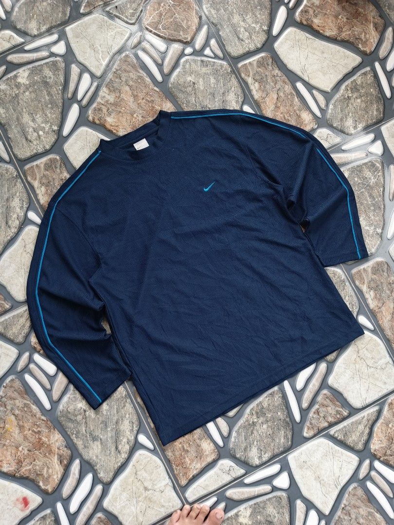 Vintage Nike thermal sweater (Category: Activewear) located in Baggao. Submitted by thriftislife123 (Listing ID 1460511100, Image 1). Description: w: 22 l:28 issue:none off/legit pm for more details.
