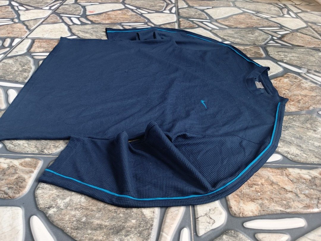 Vintage Nike thermal sweater (Category: Activewear) located in Baggao. Submitted by thriftislife123 (Listing ID 1460511100, Image 3). Description: w: 22 l:28 issue:none off/legit pm for more details.