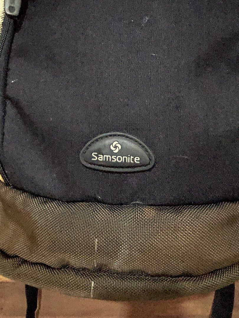 Vintage Samsonite Multi-Compartment Backpack Unisex (Category: Backpacks) located in Manila. Submitted by bunnyb00_ (Listing ID 1460642917, Image 2). Description: needs wash signs of use.