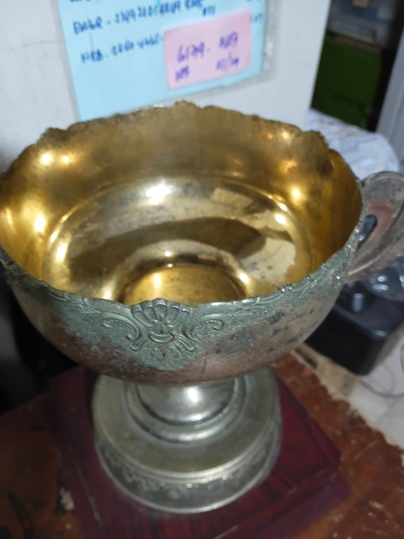 Vintage trophy (Category: Vintage Collectibles) located in Paranaque City. Submitted by 4thestate.surplusan (Listing ID 1460653859, Image 3). Description: vintage trophy.