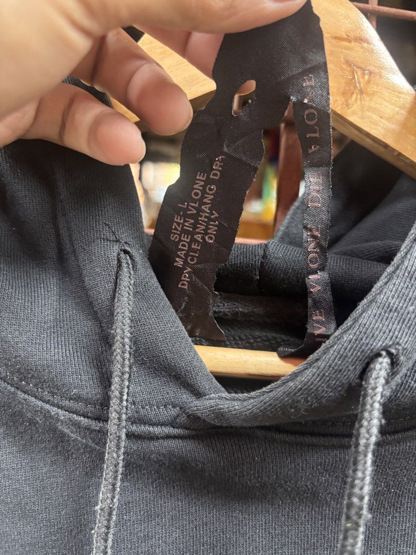 VLONE (Category: Coats, Jackets and Outerwear) located in Manila. Submitted by thriftkibs (Listing ID 1460653951, Image 3). Description: .