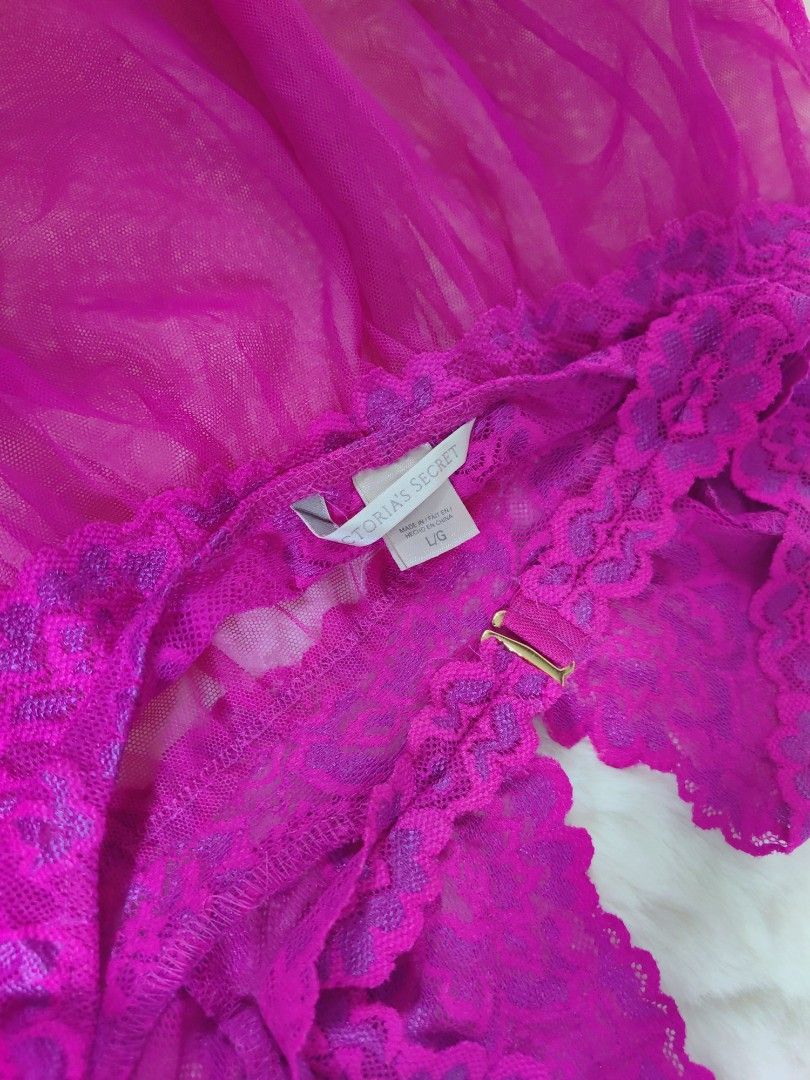 VS |Large |Likenew Condition (Category: Undergarments & Loungewear) located in Taguig. Submitted by babydolls.ph (Listing ID 1460661160, Image 2). Description: VS MAGENTA LACE BABYDOLL 💗✨ Size: LARGE Details: Magenta + full lace trim + sheer mesh + V-neck MINE: ₱599 The lace details are so pretty in person. Perfect for special occasions or lounge wear 💗 Washed & sanitized.