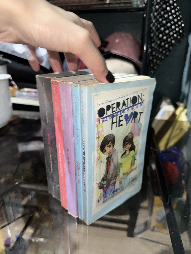 WATTPAD BOOKS (Category: Storybooks) located in Mandaluyong City. Submitted by wear_emout (Listing ID 1460617052, Image 2). Description: can be bought separately.