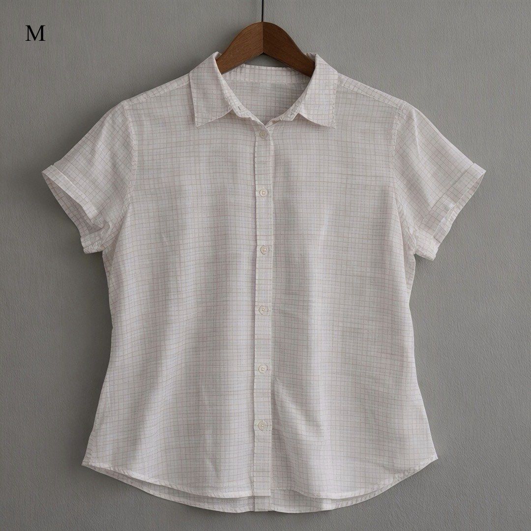 White Grid Pattern Short Sleeve Button Up Shirt Size M (Category: Shirts) located in Manila. Submitted by chyo.se (Listing ID 1460696285, Image 1). Description: 𑣲⋆ brand new 𑣲⋆ premium 𑣲⋆ on hand 𑣲⋆ ready to deliver & ship 💵 : gcash (pf) or cash (meet up) 🚚 : lalamove, J&T or meet up 📍: gagalangin, tondo manila .