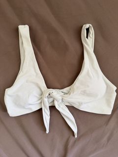 (Category: ) located in . Submitted by preloved_bygrace (Listing ID 1460676025, Image 1). Description: .