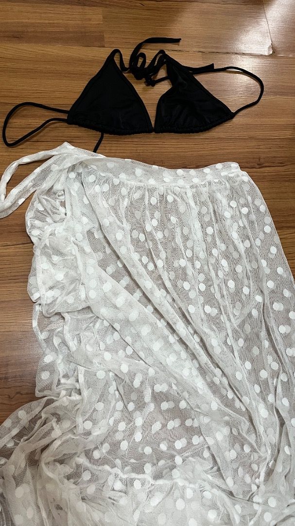 White Mesh Skirt Cover Up (Category: Bikinis & Swimsuits) located in Taguig. Submitted by fayneayana (Listing ID 1460692095, Image 1). Description: .