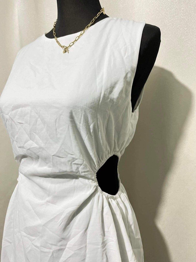 white mini dress (Category: Dresses) located in Subic. Submitted by toocutetokeep (Listing ID 1460684980, Image 1). Description: RFS DECLUTTERING .