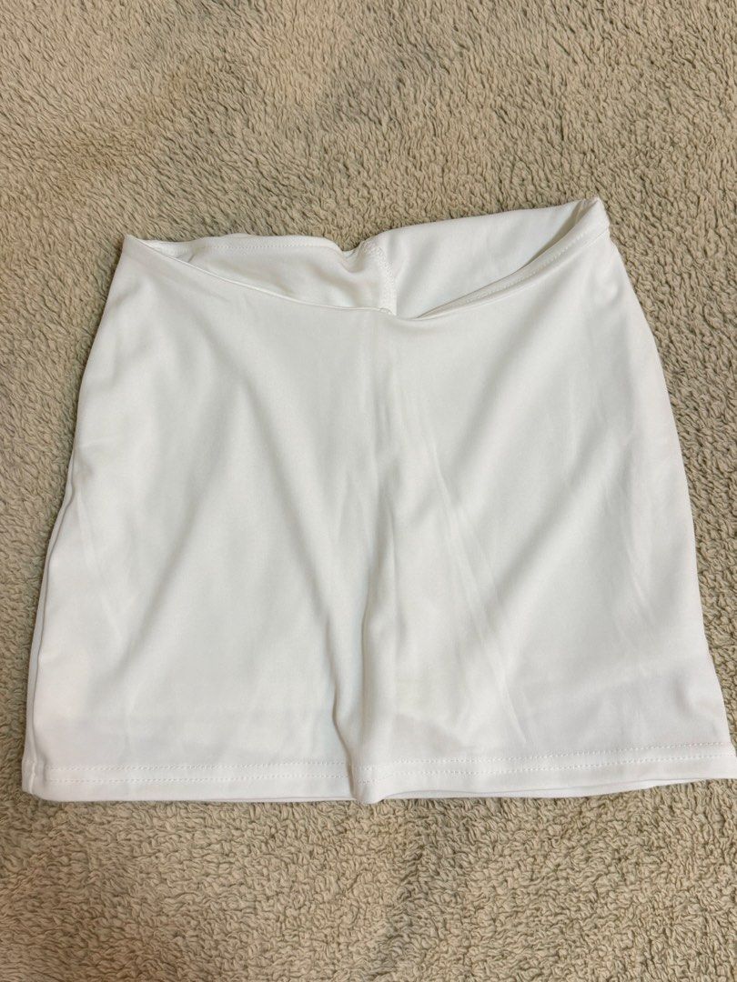 White Skort (Category: Skirts) located in Padre Garcia. Submitted by chelle1313 (Listing ID 1460666698, Image 2). Description: White Skort Size 23-25 .