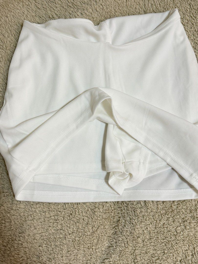 White Skort (Category: Skirts) located in Padre Garcia. Submitted by chelle1313 (Listing ID 1460666698, Image 1). Description: White Skort Size 23-25 .