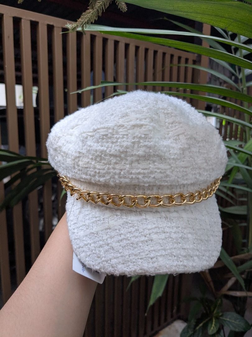 White Tweed Beret Hat (Category: Hats & Beanies) located in Quezon City. Submitted by nnncorner (Listing ID 1460648696, Image 3). Description: White Tweed Beret Hat Made in Korea For 58 cm head size No issues With tags and never been used 750.