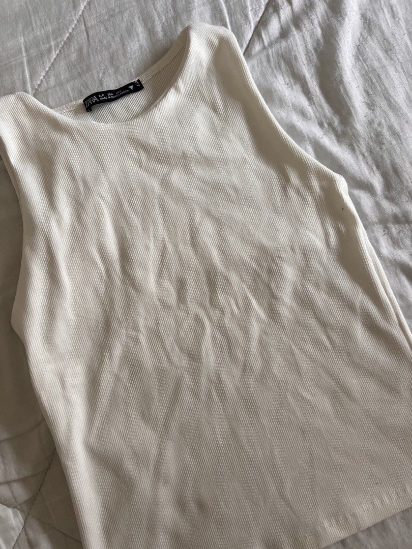 White Zara Long Tank Top (Category: Sleeveless) located in Taguig. Submitted by gingerderp (Listing ID 1460565623, Image 3). Description: Great quality and is such a closet staple! .