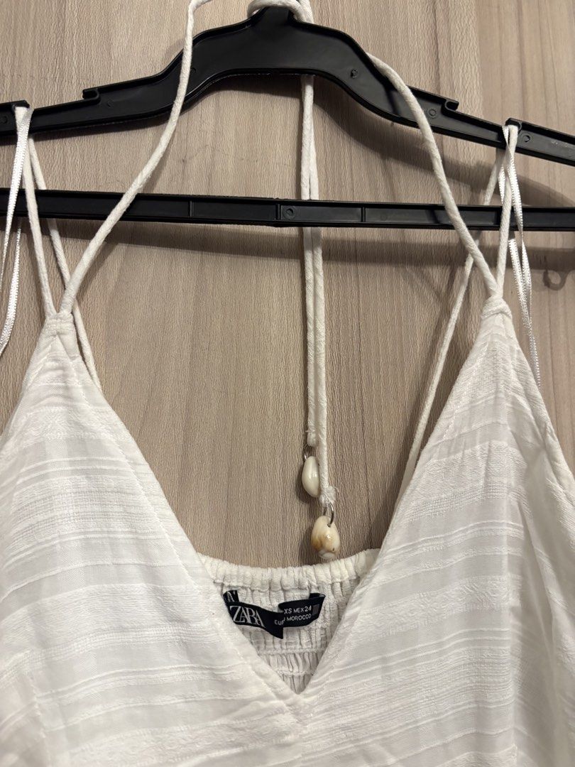 White Zara Maxi Dress (Category: Dresses) located in Muntinlupa City. Submitted by booterin0 (Listing ID 1460431719, Image 3). Description: White Zara maxi dress with cute shell details Size: XS Condition: good condition. Price: ₱1,500 RFS: gained weight, won’t fit anymore Payment via GCash or bank transfer. Delivery shouldered by buyer 💌 Message me if interested!.