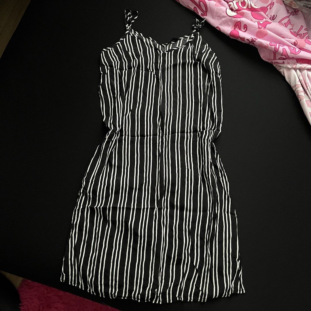 whowhatwheredress - sm store (Category: Dresses) located in Manila. Submitted by myapparelshop (Listing ID 1460508201, Image 1). Description: .