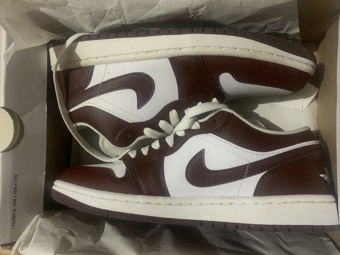 Wmn AIR JORDAN 1 low (Category: Sneakers) located in Manila. Submitted by bajoyjoy69ners (Listing ID 1460552880, Image 2). Description: Never been used , na mali ng size na napadala nastuck nlng dto sa bahay get nyo na 7k pa yan sa iba..