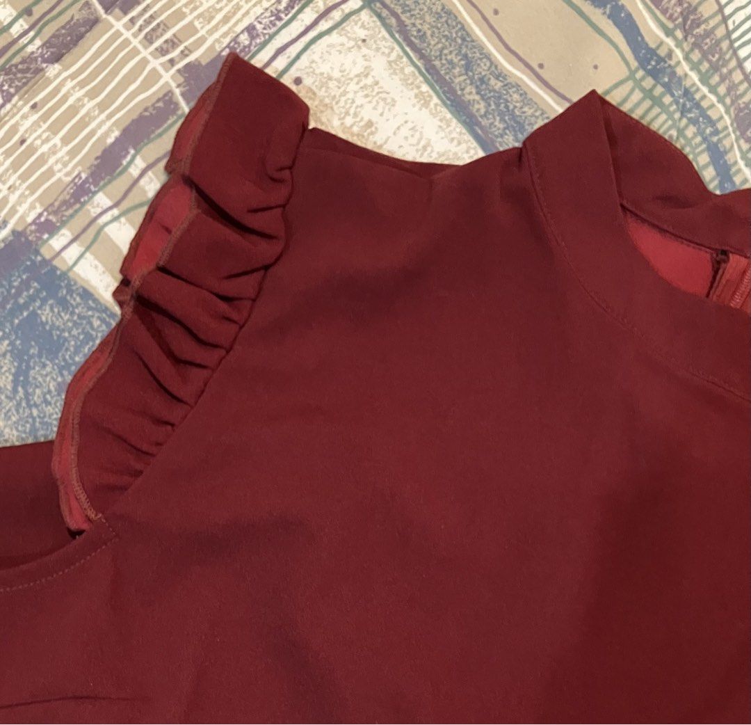 Women,s Jumpsuits, Red (Category: Jumpsuits) located in Pulilan. Submitted by aneth11983 (Listing ID 1460620461, Image 3). Description: Women’s Maroon Jumpsuit New with tag. From🇺🇸 Fits Medium frames (last photos not mine, are for samples only) If you’re 5’3” in height, hanggang talampakan po siya. Honest issue: nawala po ang belt ₱600+sf/df Gcash/ JnT Payment first basis Will accept offer after payment is done. 📍Pulilan, Bulacan.