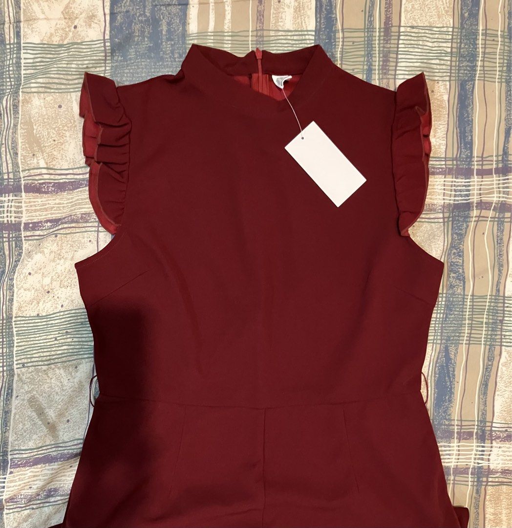 Women,s Jumpsuits, Red (Category: Jumpsuits) located in Pulilan. Submitted by aneth11983 (Listing ID 1460620461, Image 2). Description: Women’s Maroon Jumpsuit New with tag. From🇺🇸 Fits Medium frames (last photos not mine, are for samples only) If you’re 5’3” in height, hanggang talampakan po siya. Honest issue: nawala po ang belt ₱600+sf/df Gcash/ JnT Payment first basis Will accept offer after payment is done. 📍Pulilan, Bulacan.