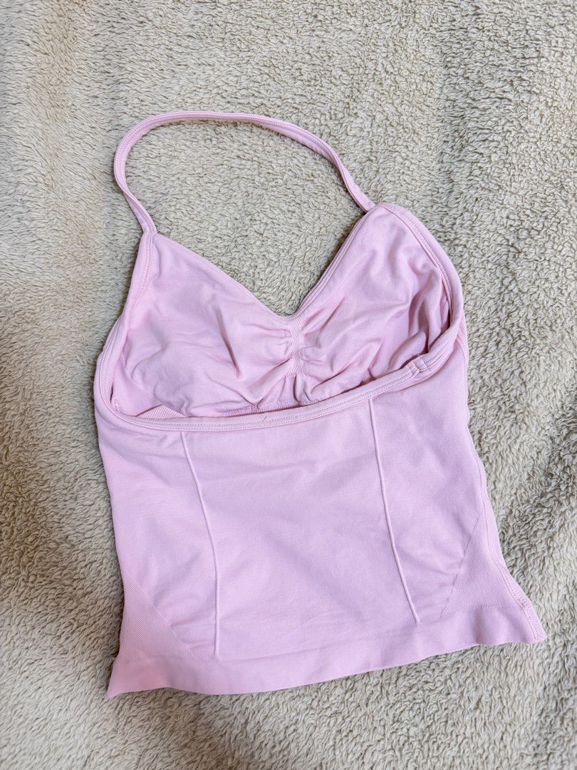 Work out Halter Top (Category: Activewear) located in Padre Garcia. Submitted by chelle1313 (Listing ID 1460667438, Image 2). Description: Halter Top Perfect for work out and gym Size xs.