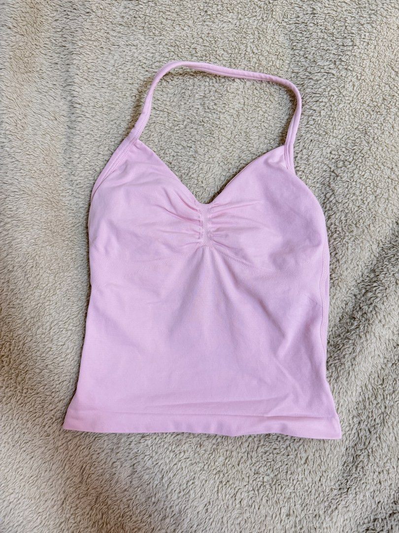 Work out Halter Top (Category: Activewear) located in Padre Garcia. Submitted by chelle1313 (Listing ID 1460667438, Image 1). Description: Halter Top Perfect for work out and gym Size xs.