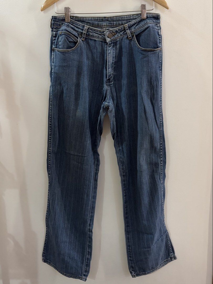 Wrangler Boot Cut Jeans Blue Wash (Category: Jeans) located in San Juan City. Submitted by sel.ler (Listing ID 1460635283, Image 1). Description: .