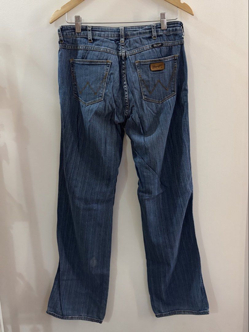 Wrangler Boot Cut Jeans Blue Wash (Category: Jeans) located in San Juan City. Submitted by sel.ler (Listing ID 1460635283, Image 2). Description: .