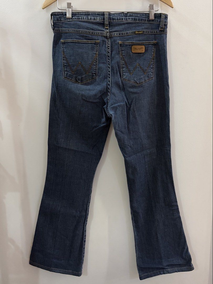 Wrangler Boot Cut Jeans Greyish Blue Wash (Category: Jeans) located in San Juan City. Submitted by sel.ler (Listing ID 1460634722, Image 2). Description: .