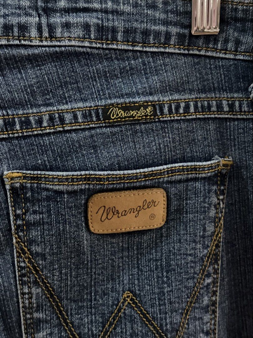 Wrangler Boot Cut Jeans Greyish Blue Wash (Category: Jeans) located in San Juan City. Submitted by sel.ler (Listing ID 1460634722, Image 3). Description: .