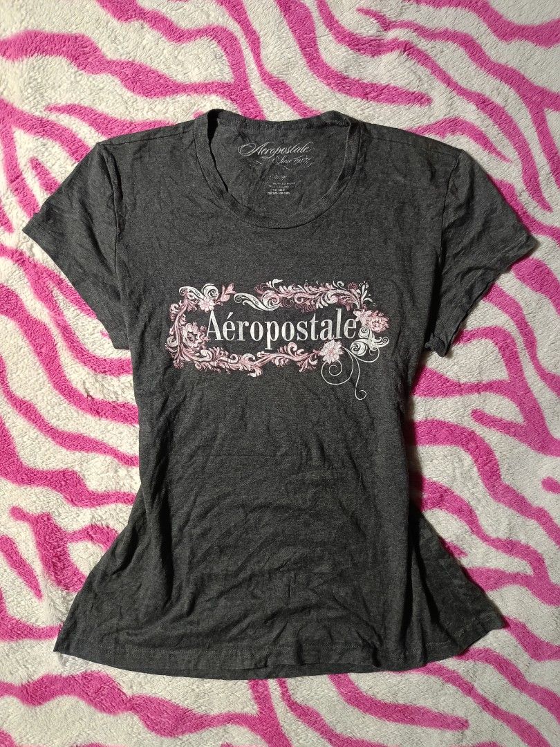 Y2k Aeropostale top B (Category: Blouses) located in Binangonan. Submitted by uhwhynot (Listing ID 1460509689, Image 1). Description: .