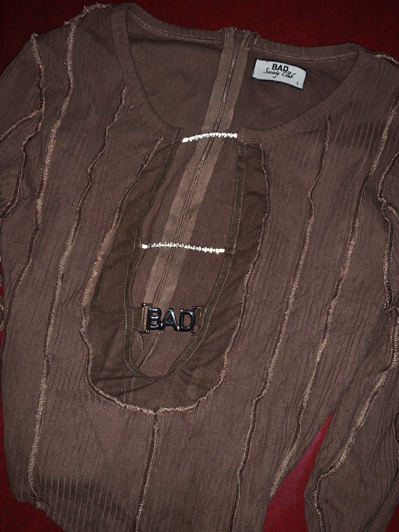 Y2K CHOCO BROWN LONG SLEEVE (Category: Longsleeves) located in Kabankalan. Submitted by leans_closet (Listing ID 1460673127, Image 3). Description: Xs to petite med .