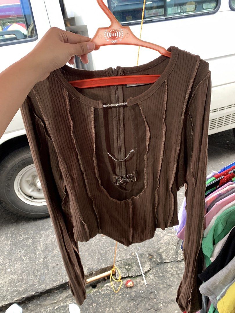 Y2K CHOCO BROWN LONG SLEEVE (Category: Longsleeves) located in Kabankalan. Submitted by leans_closet (Listing ID 1460673127, Image 1). Description: Xs to petite med .