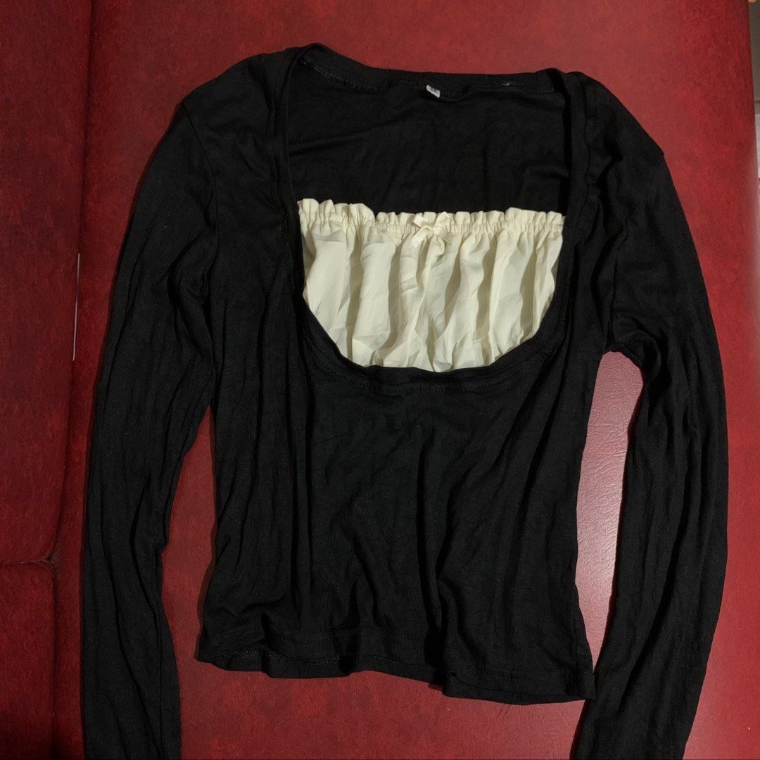 Y2K Long Sleeve Top (Category: Longsleeves) located in Kabankalan. Submitted by leans_closet (Listing ID 1460672199, Image 1). Description: Stretchy fabric .
