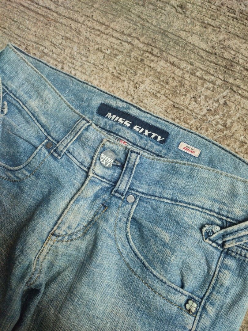 Y2K VINTAGE MISS60 CAPRI PANTS (Category: Other Bottoms) located in Manila. Submitted by _wtfroza (Listing ID 1460600891, Image 2). Description: 📌size: waist: 24-26 (25 on tags) rise: 7 thigh: 10 length: 30 hem opening: 7 (adjustable) -no issues, need wash -9/10, good condition.