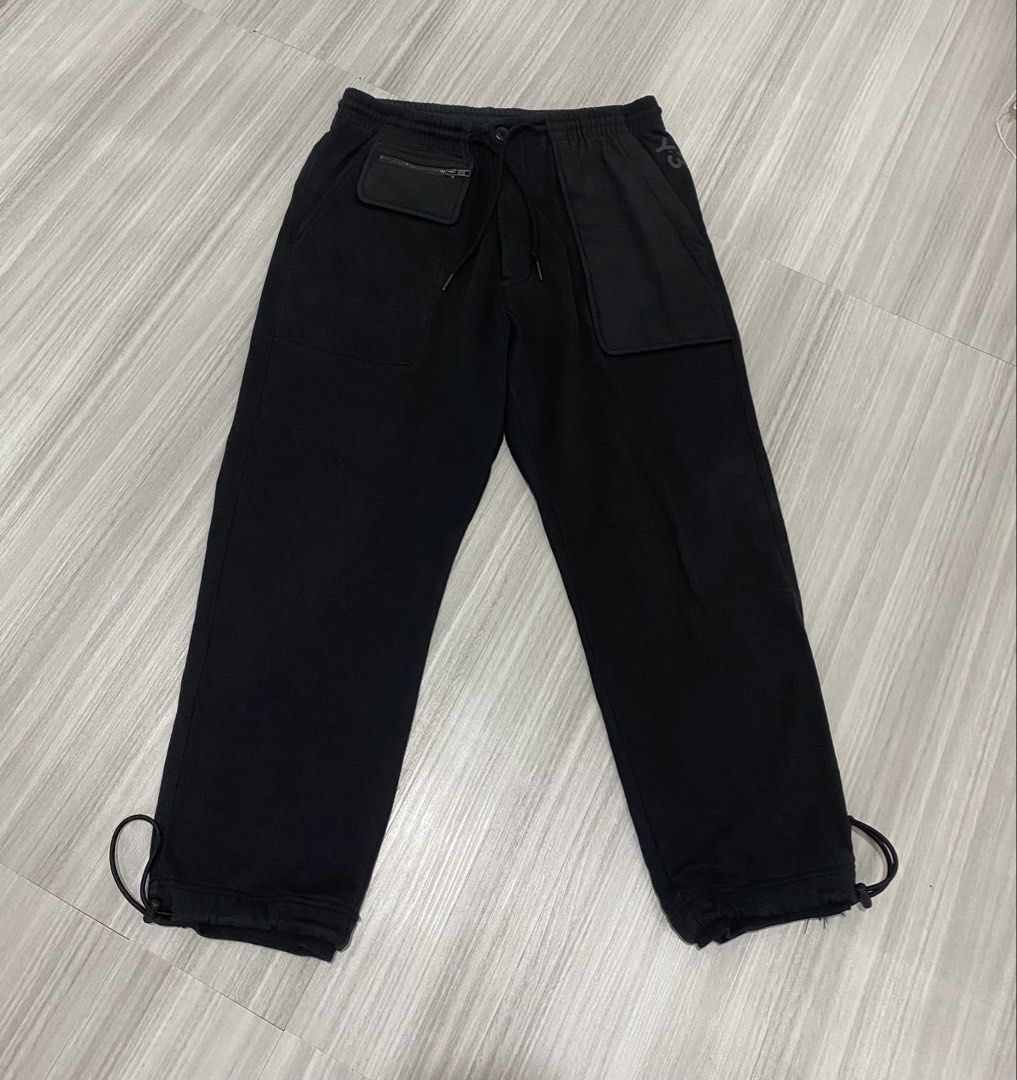 y3 adidas (Category: Joggers) located in Manila. Submitted by vizcarrach03925 (Listing ID 1460656949, Image 1). Description: .