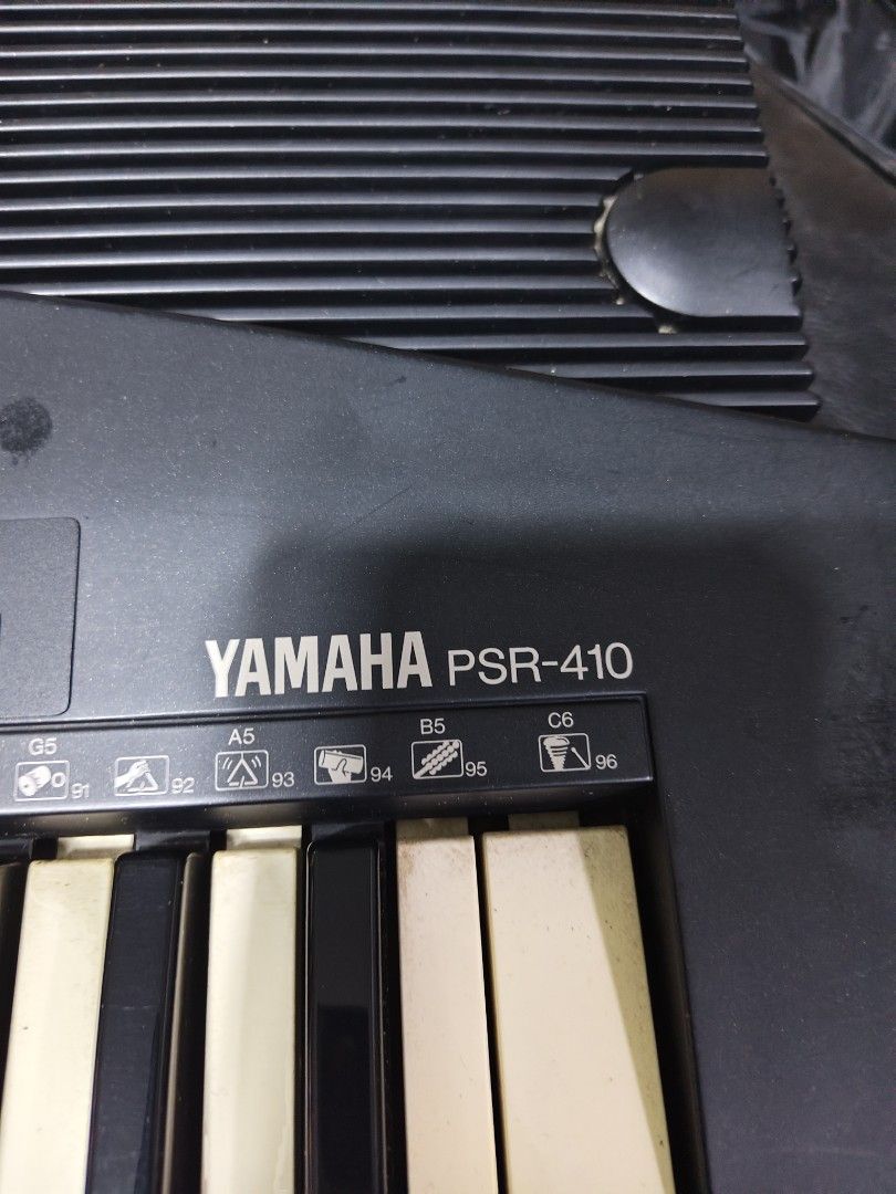 Yamaha psr410 keyboard piano (Category: Musical Instruments) located in Paranaque City. Submitted by yourhonorvoy (Listing ID 1460627599, Image 3). Description: Yamaha psr410 keyboard 10.5k only With 12volts adapter(plug n play) Mint condition 😀😀😀 Walang issue sa tunog touch at electronics Lahat gumagana ng maayos Fresh internal 👍Payment thru cash, bank transfer, gcash or in any remittance center 🚚We do shipping👍via lalamove and transportif