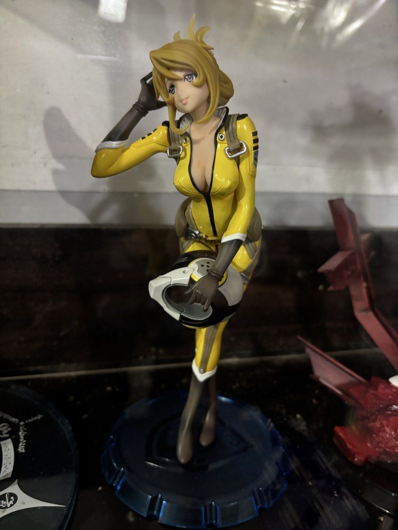 Yellow Pilot Suit Anime Figure (Category: Figurines & Statues) located in Muntinlupa City. Submitted by codegrey (Listing ID 1460654914, Image 1). Description: - Awesome anime pilot figure - Features a striking yellow suit with detailed design - Comes with a display stand .