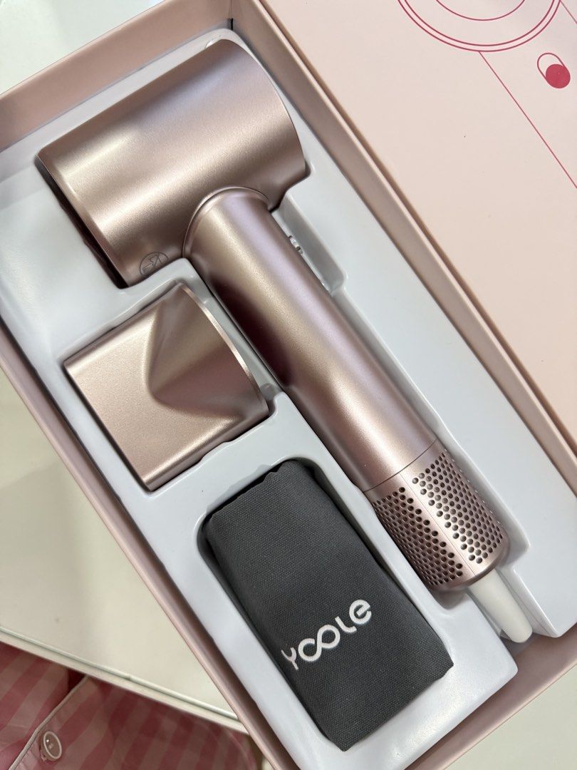 Yole Hair blower (Category: Hair Accessories) located in General Trias. Submitted by fellasunshine (Listing ID 1460643017, Image 3). Description: - once lang nagamit - orig price 3k - love it so much but need to let go - lalamove or pickup.