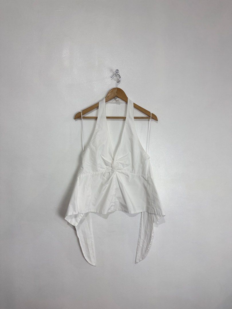 Zara Backless Top (Category: Sleeveless) located in Quezon City. Submitted by h.eart (Listing ID 1460672360, Image 2). Description: BNWOT No flaws, never used Last price posted .