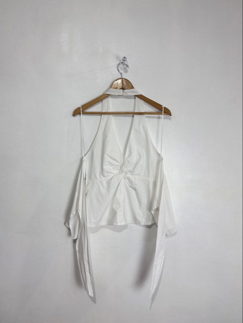Zara Backless Top (Category: Sleeveless) located in Quezon City. Submitted by h.eart (Listing ID 1460672360, Image 3). Description: BNWOT No flaws, never used Last price posted .