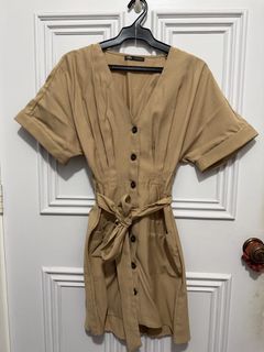 (Category: ) located in . Submitted by ayybee_closet (Listing ID 1460672673, Image 1). Description: .