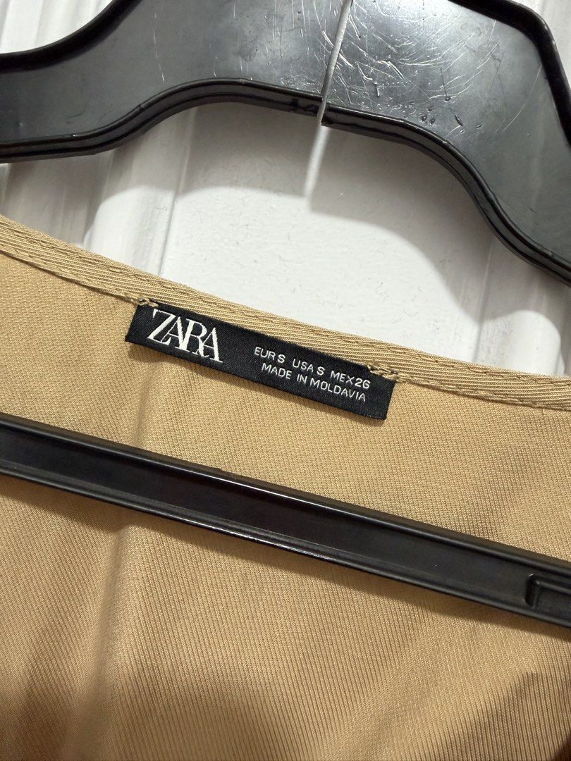 Zara Brown Dress (Category: Dresses) located in Quezon City. Submitted by ayybee_closet (Listing ID 1460672673, Image 3). Description: - Like new, no damages/stains/rips - Buttoned down with a belt .