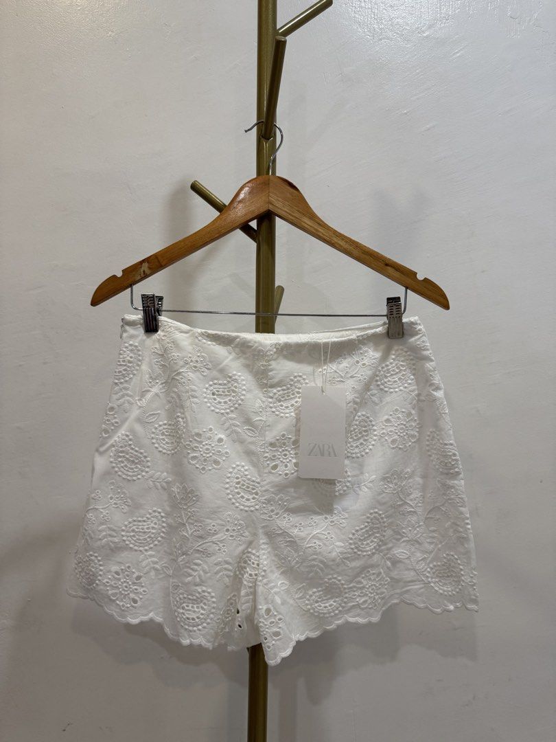 Zara Eyelet Shorts (Category: Shorts) located in Quezon City. Submitted by shopper_xoxo (Listing ID 1460655689, Image 2). Description: Brand new with tag 😊 📦 From Zara Japan 🚚 On hand and ready to ship MOP: GCash and BPI Shipping starts at ₱65 only ✨ .