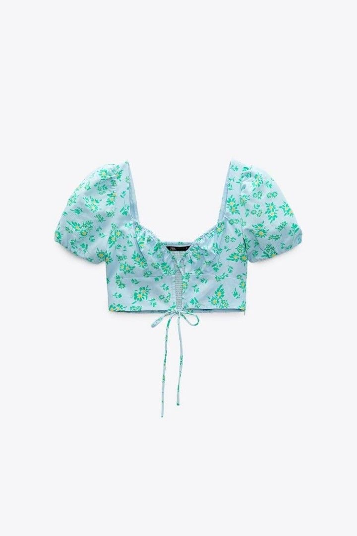 ZARA FLORAL CROPPED TOP (Category: Others Tops) located in San Pedro. Submitted by cyanide.slug.cat (Listing ID 1460621648, Image 2). Description: m-l 34-38" bust.