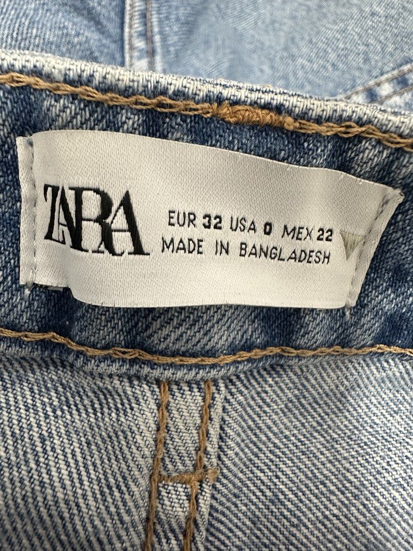 Zara Medium-Wash Mid-Thigh Denim Shorts (Category: Shorts) located in Paranaque City. Submitted by kokoclosets (Listing ID 1460685288, Image 3). Description: Still good as new! RFS: too small for me now.