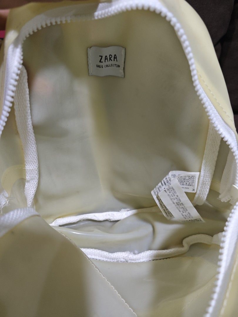 Zara mini backpack (Category: Backpacks) located in Pili. Submitted by zaneombao03491 (Listing ID 1460648565, Image 3). Description: .
